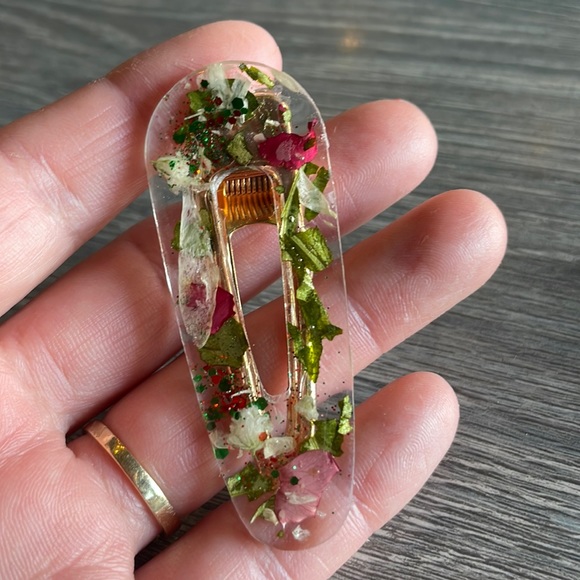 XMAS Handmade Festive Pressed Flower Holiday 2 set Alligator Hair Clips Triangle - Picture 4 of 10